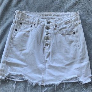 American Eagle size4 super white jean skirt